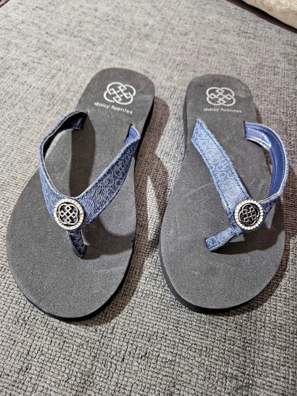 Tory Burch Blue Logo Flip-Flop Sandals Like New